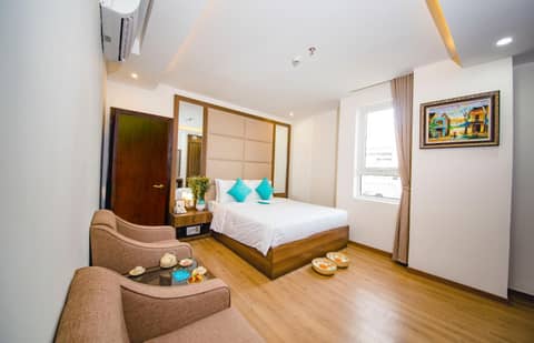 Pariat River Front Hotel — hotel room