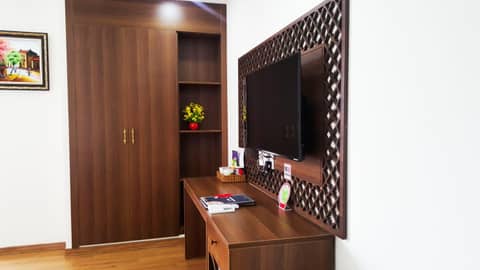 Pariat River Front Hotel — hotel room