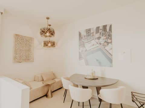 Silken Comfy Studios Hotel — photo 9