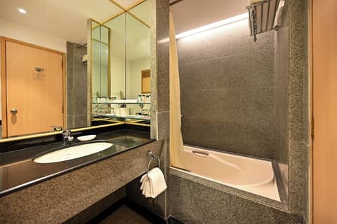 Fariyas Hotel Mumbai , Colaba — photo 3