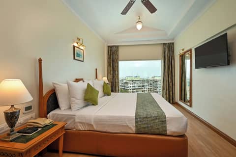 Fariyas Hotel Mumbai , Colaba — photo 4