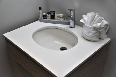 Hotel Mome — bathroom