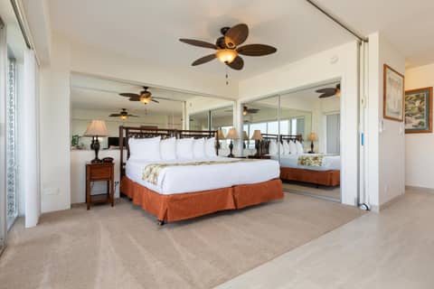 Castle Waikīkī Shore — hotel room