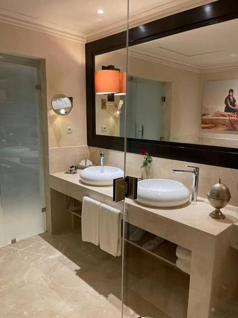 Les Jardins De La Koutoubia — bathroom