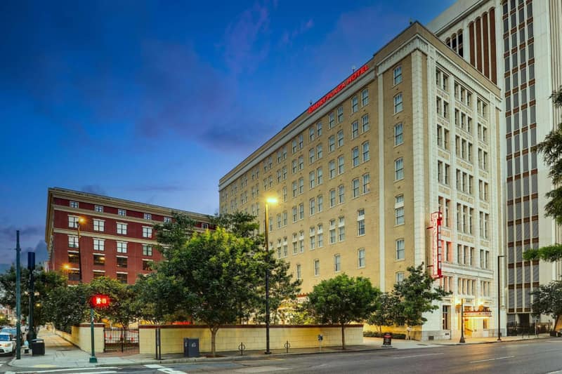 Drury Plaza Hotel New Orleans — building
