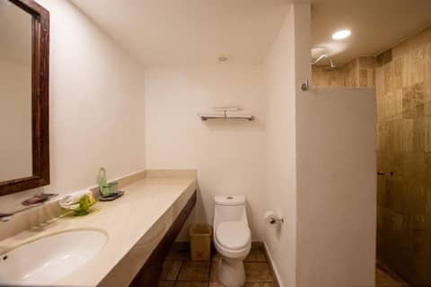 Hacienda Buenaventura Hotel & Mexican Charm - All Inclusive — bathroom