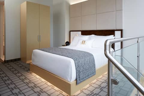 Le Mount Stephen — bedroom
