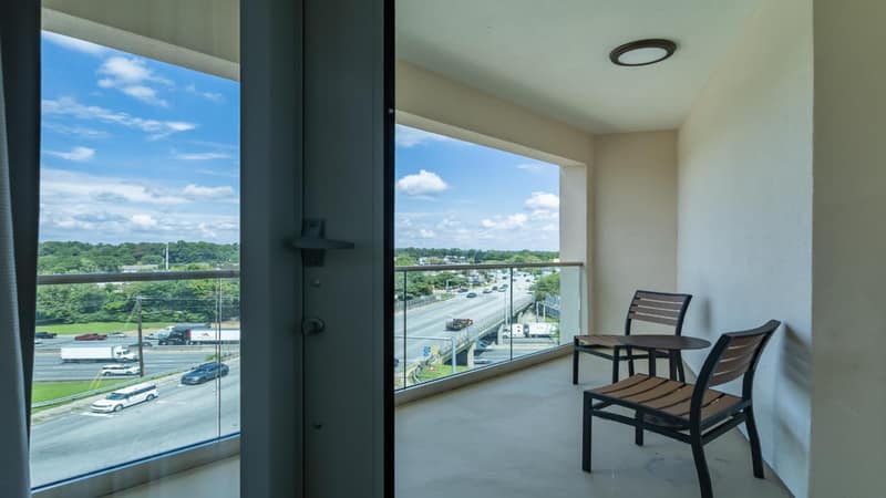 Courtyard by Marriott Atlanta Dunwoody — balance & terrace