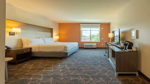 Courtyard by Marriott Atlanta Dunwoody — hotel room