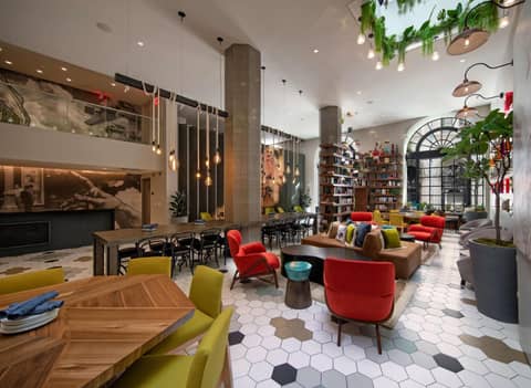 The Wayfarer Downtown LA, Tapestry Collection by Hilton — lounge