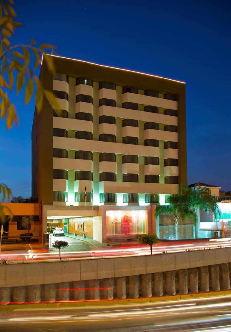 Hotel Guadalajara Plaza Ejecutivo — building