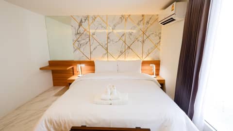 Pinnacle Dream — hotel room