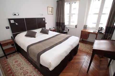 Hôtel des Célestins — hotel room