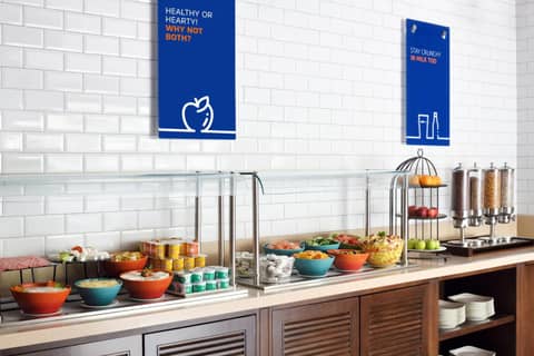 Holiday Inn Express Dubai Safa Park by IHG — photo 2