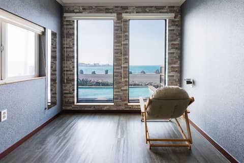 Aqua BEAutique — hotel room