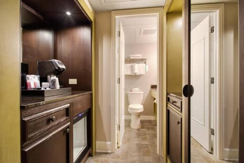 Hotel St. Marie — bathroom
