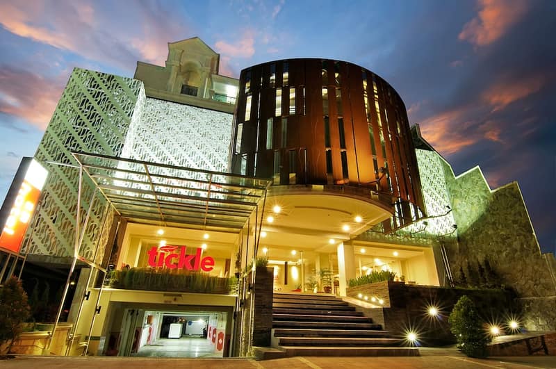Tickle Hotel — building