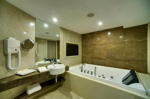 Ramee Guestline Hotel Juhu — photo 9