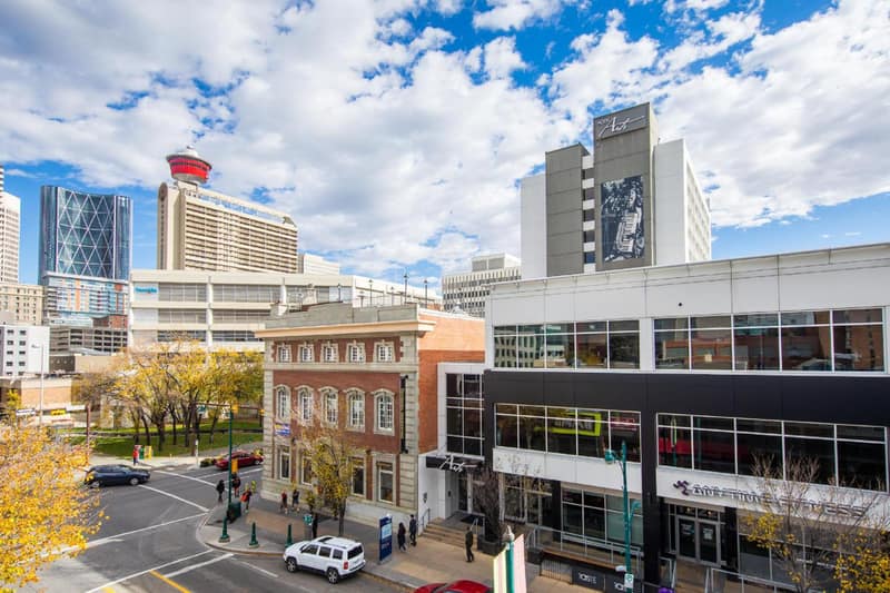 Hotel Arts — building