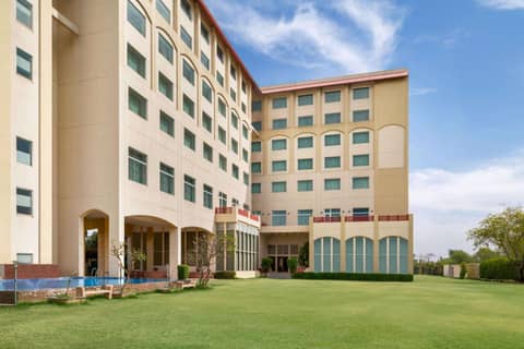 Ramada by Wyndham Jaipur Jaisinghpura — photo 6