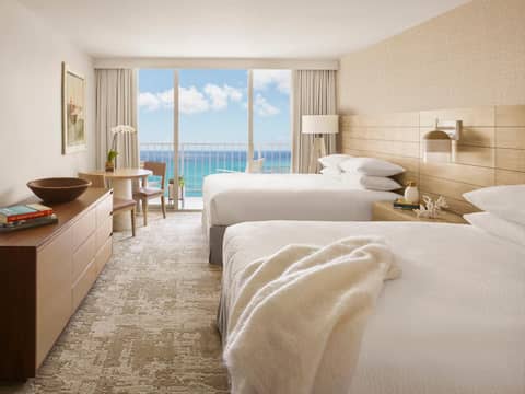 'Alohilani Resort Waikiki Beach — hotel room