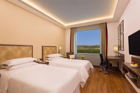Four Points by Sheraton New Delhi Airport Highway — hotel room