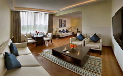 Four Points by Sheraton New Delhi Airport Highway — hotel room