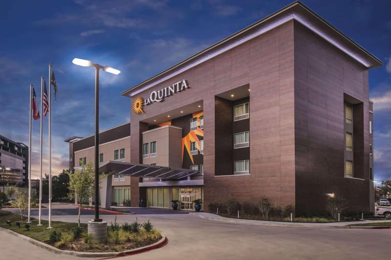 La Quinta by Wyndham Dallas - Richardson — building