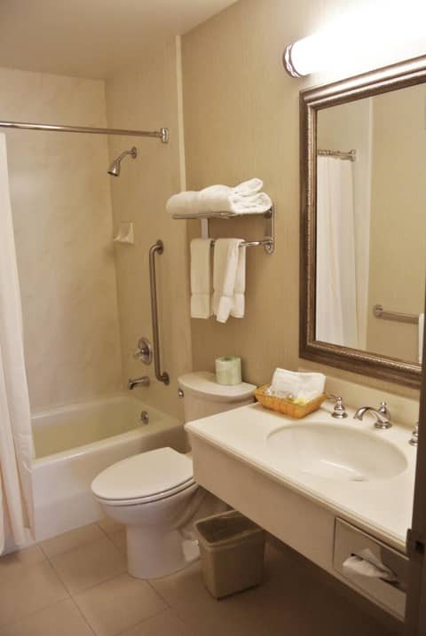 Cow Hollow Inn and Suites — photo 3