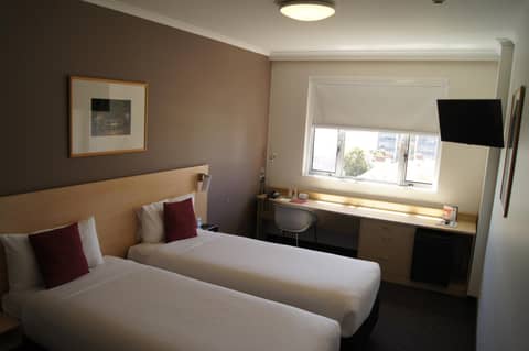 ibis Sydney Olympic Park — photo 8