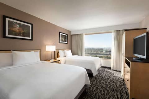 Embassy Suites by Hilton Convention Center Las Vegas — photo 2
