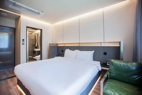 L&L Jeju Hotel — hotel room