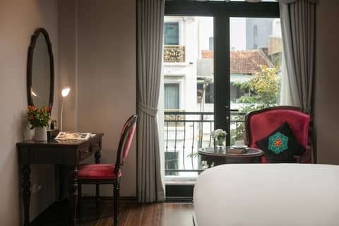 Serene Central Hotel — hotel room