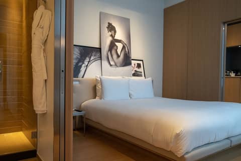 Le Cinq Codet — hotel room
