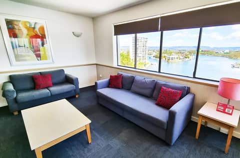 Tiki Hotel Apartments Surfers Paradise — photo 2