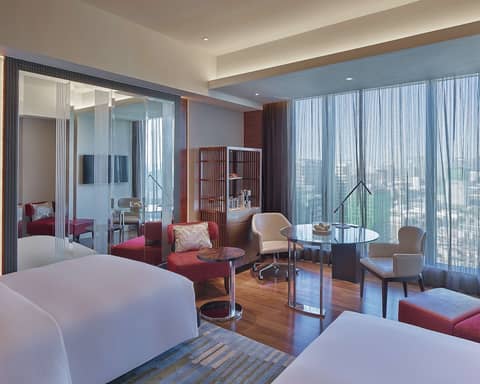 Grand Hyatt Manila — photo 3
