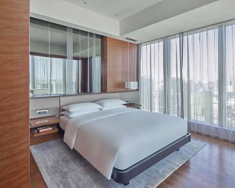 Grand Hyatt Manila — photo 4