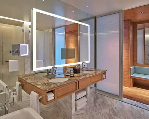 Grand Hyatt Manila — photo 9