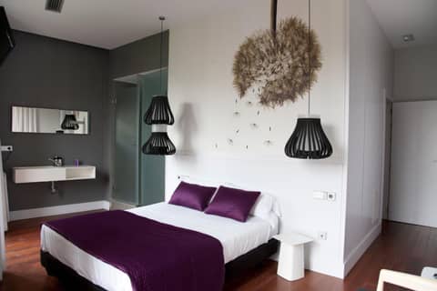 Khu Hotel — hotel room