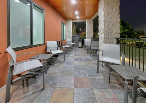 Holiday Inn Express & Suites DALLAS PARK CENTRAL NORTHEAST by IHG — photo 3
