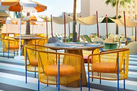 tent Mojito Suites — dining