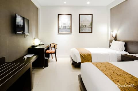 Tasneem Convention Hotel Yogyakarta — hotel room