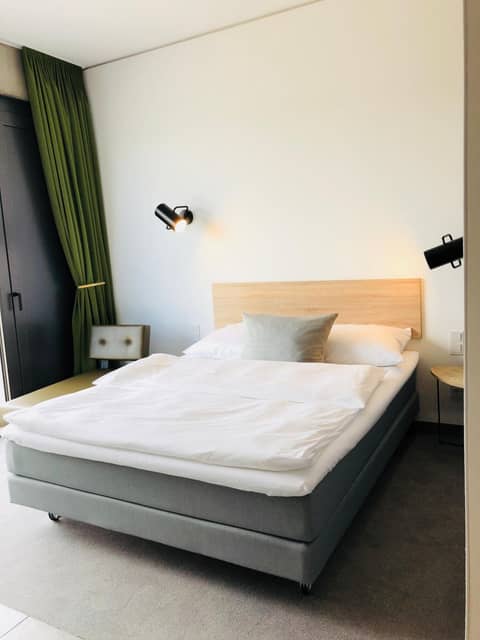 gambino hotel CINCINNATI — hotel room