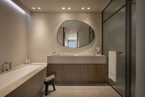 Royal Hideaway Corales Villas — bathroom