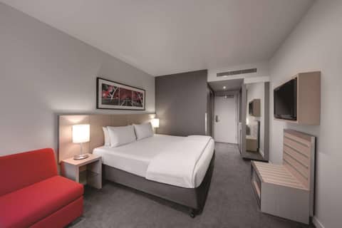 Travelodge Hotel Melbourne Docklands — photo 6