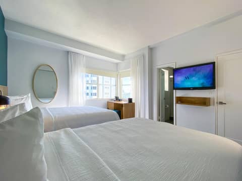 Marseilles Beachfront Hotel — photo 3