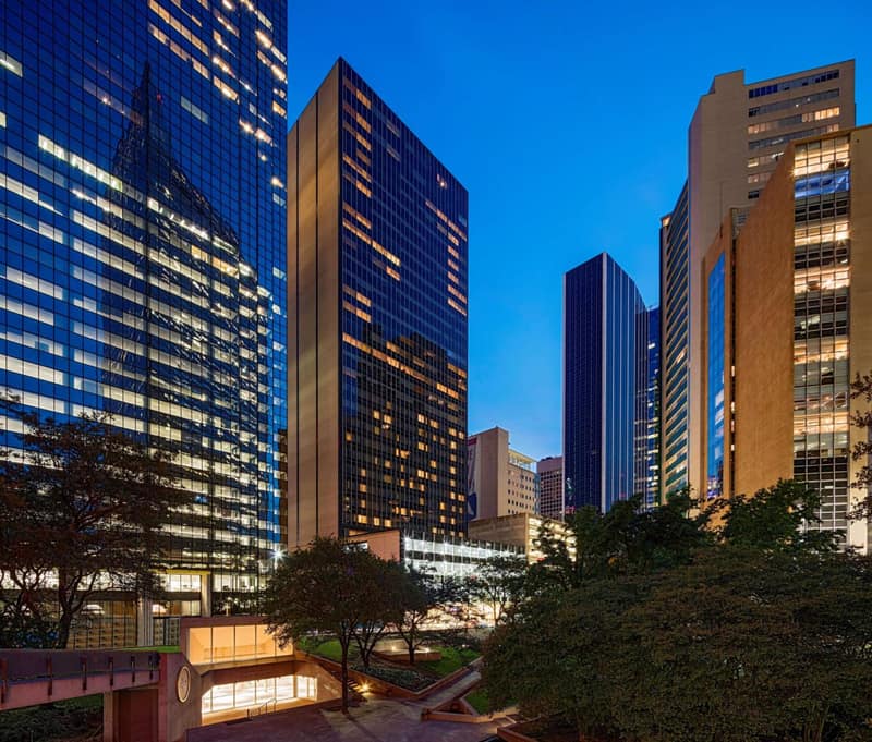 Hilton Garden Inn Downtown Dallas — building