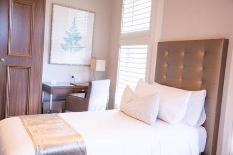 Royal Hotel Randwick — hotel room