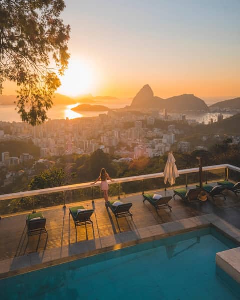 Vila Santa Teresa — balance & terrace