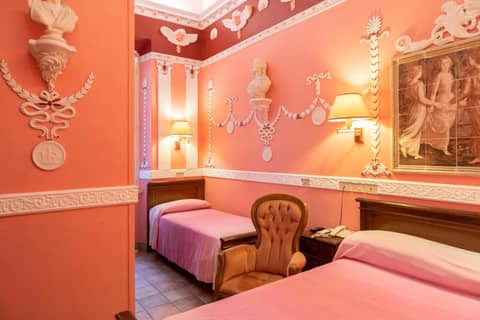 Hotel Barrett — hotel room
